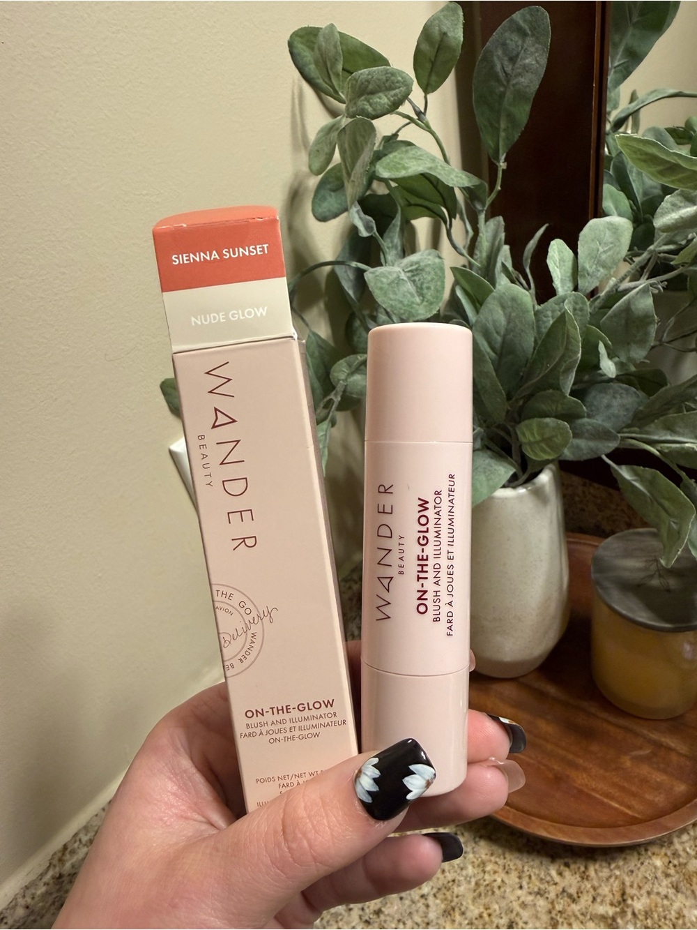 Wander Beauty On-The-Glow Blush and Illuminator Stick - Sienna Sunset - Picture 2 of 5